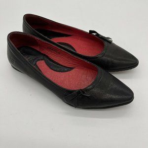 Born Black Ballet Flats pointy toe bow accent women’s 6.5